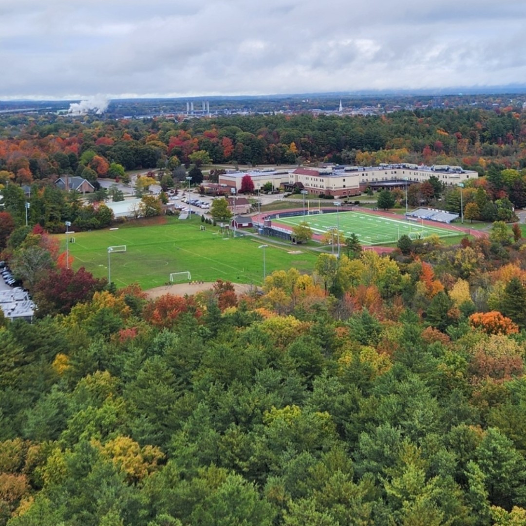 Timberline_Comm's tweet image. Fall colors from above! One of TCI&apos;s Tower Technicians captured this great view while completing a carrier upgrade on a guyed tower in Portsmouth, New Hampshire. Great work to the team for tackling another successful upgrade with a view to remember!