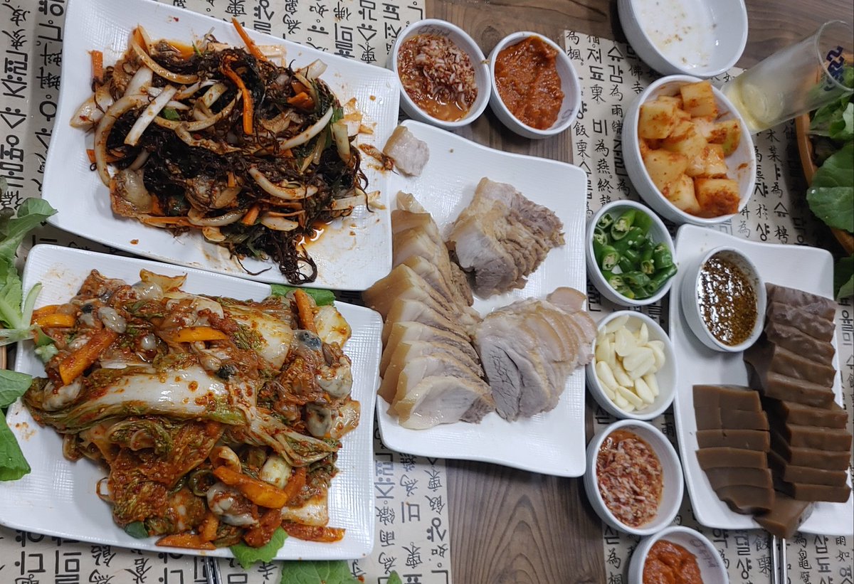 LHM1973's tweet photo. 오랫만에 먹는 맛있는 굴김치 https://t.co/nivEelQrWj