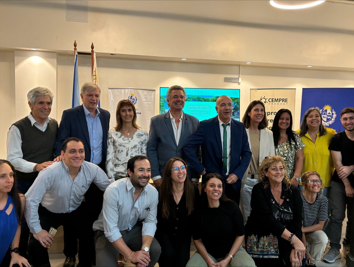 Es un honor compartir, desde CEMPRE Uruguay, junto al <a href="/MAmbienteuy/">Ministerio de Ambiente</a>  y <a href="/UyDeporte/">Secretaría Nacional del Deporte</a> , el anuncio de la firma del convenio de colaboración que marca el inicio oficial del Plan Verano 2025: “Espacios que Cuidamos Juntos”