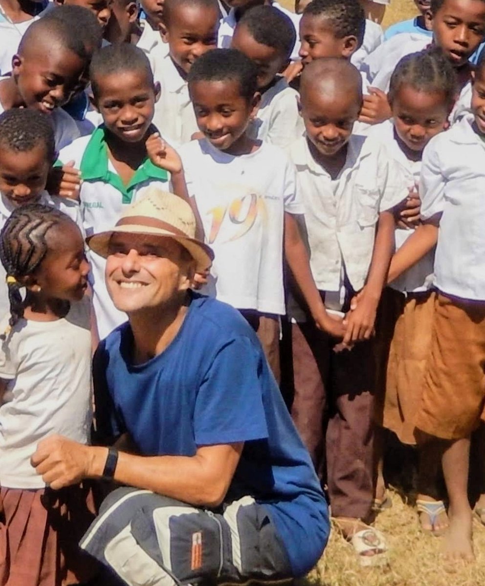 Sorrisi Senza Frontiere, see also on Facebook