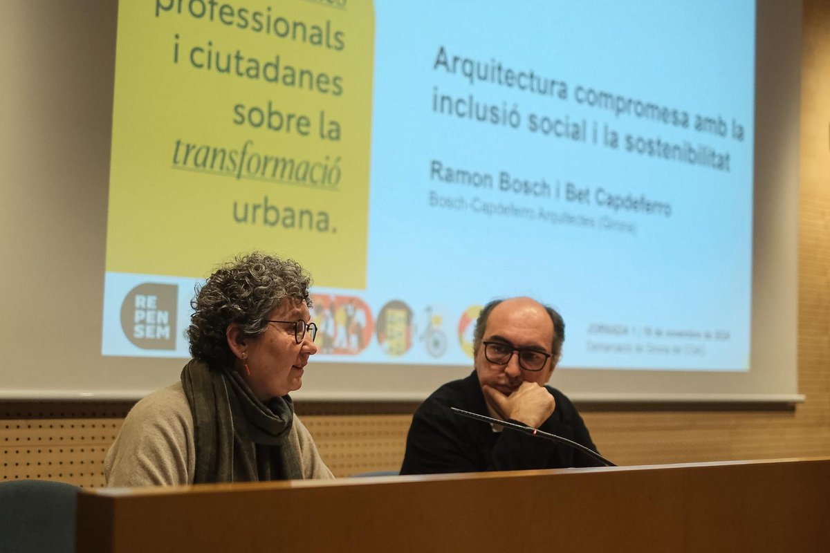 Cristina Andreu Displas (@cristinadisplas) on Twitter photo 🏡🚶♂️ Iniciem les jornades #RepensemGirona que hem organitzat conjuntament amb el <a href="/COACGirona/">COAC Girona</a> i la <a href="/univgirona/">Universitat de Girona</a>.
🗣️ Durant tres dies debatrem i farem propostes per la transformació urbana de Girona en xerrades, tallers i taules rodones. 🏡🚶♂️ Iniciem les jornades #RepensemGirona que hem organitzat conjuntament amb el <a href="/COACGirona/">COAC Girona</a> i la <a href="/univgirona/">Universitat de Girona</a>.
🗣️ Durant tres dies debatrem i farem propostes per la transformació urbana de Girona en xerrades, tallers i taules rodones.
