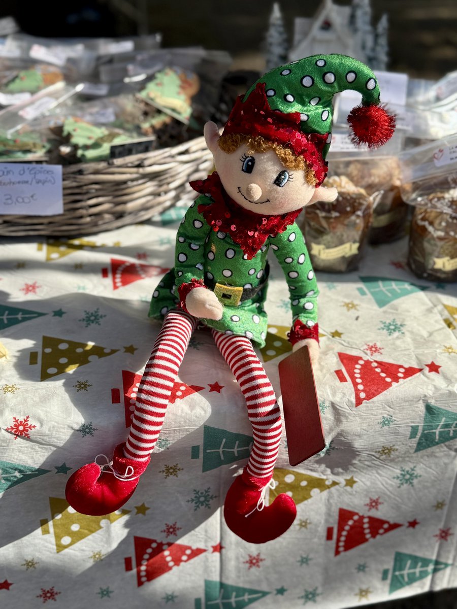 BaubryR's tweet photo. Un dimanche matin ensoleillé à #Alleins pour le marché de Noël ! ☀️
Un agréable moment partagé avec les habitants d’Alleins et les commerçants dans l’esprit festif de Noël. 🎄
🌐 https://t.co/WDdVPOGzXn
#Alleins #circo1315 #MarchéDeNoël https://t.co/OCR5dpSBZ0