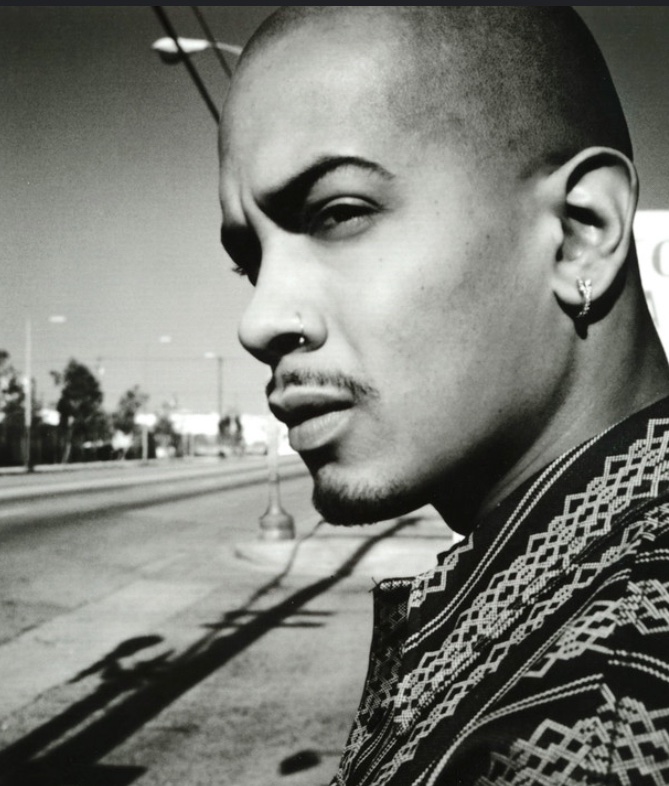RIP Saafir. One of the coldest ever to touch a mic for my money. I hope he knew of his influence before he passed. Big time inspiration for me.