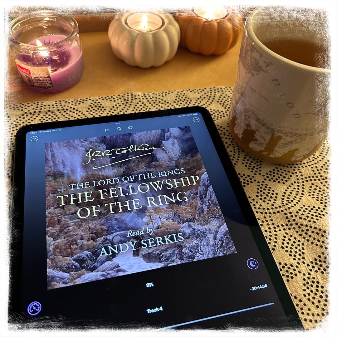 MiddleearthF's tweet photo. At the moment all I need is a little flight from stress at work - into my comfortable, cozy, exciting second home called Middle-earth. 🥰 It‘s for the second time that I listen to Andy Serkis incredible performance as audiobook narrator. 

#thelordoftherings #jrrtolkien https://t.co/0XaCgTs3mb