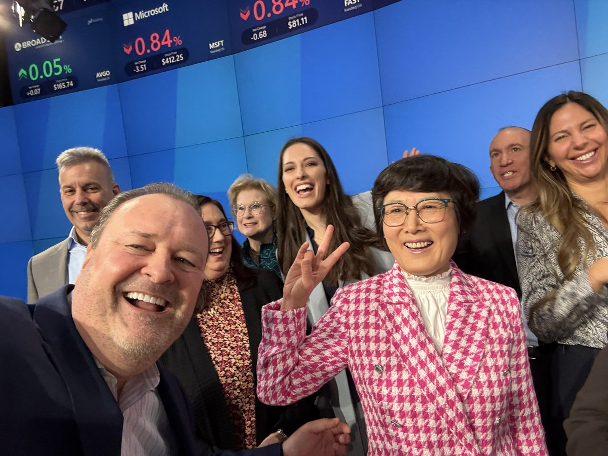 Great celebrating the <a href="/NasdaqExchange/">Nasdaq Exchange</a> opening bell with <a href="/Veeco/">Veeco</a> celebrating our 30 year partnership!!