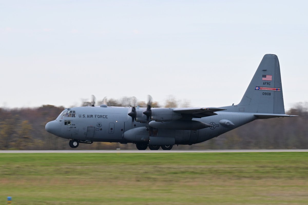 Air Force Reserve tweet media