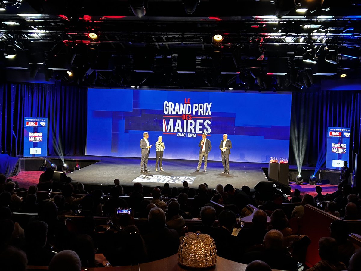 antoine88235024's tweet photo. C’est parti pour la grande cérémonie du Grand Prix des Maires @RMCInfo avec les 10 BFM Locales ! Live from the Lido @LidoParis @l_amf @ndetavernost @Olivier_Truchot @AlainMarschall @AnnaVilmont @marinemachefer @GuillaumeNicolasBrion #Maire https://t.co/JIleBVxu5Q