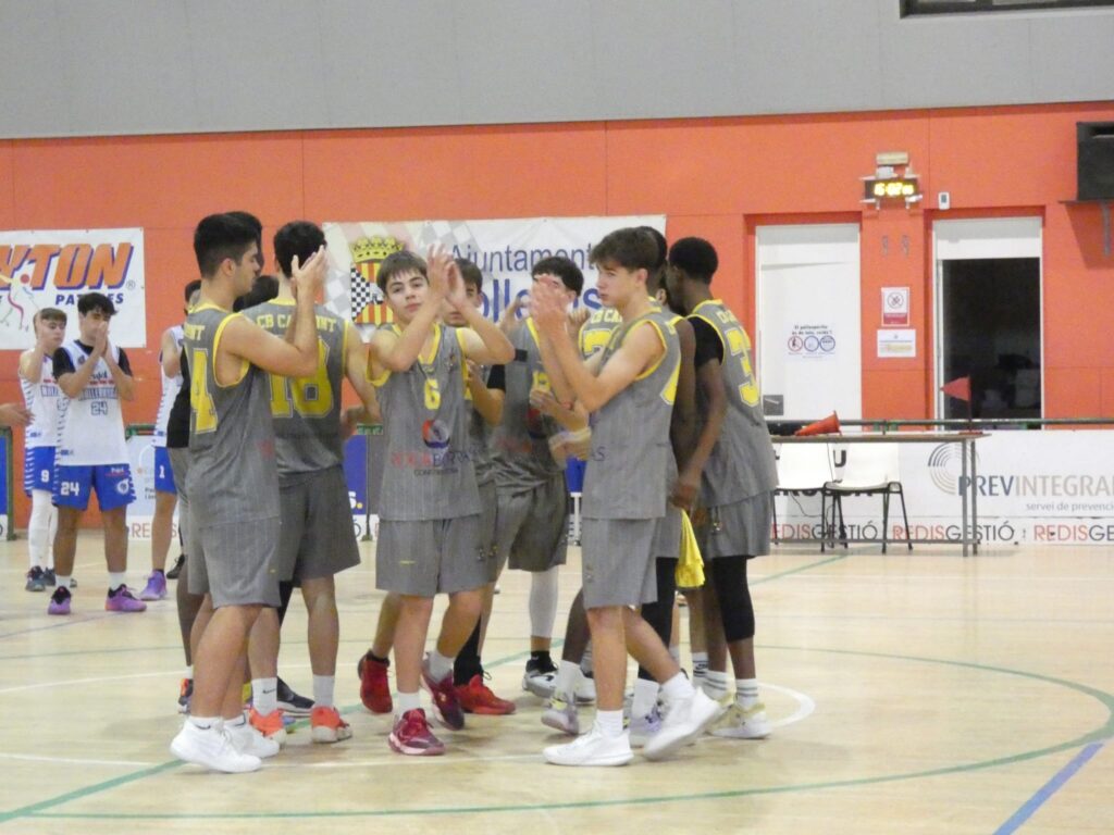 cappont_sicoris's tweet photo. Victoria del cb cappont en un partit molt seriós. Molta igualtat fins a la mitja part amb alternança al marcador.
https://t.co/xga1tE8EH4 https://t.co/bjZF57iUdL
