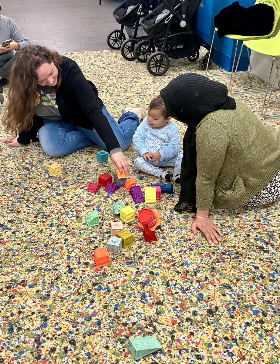 BirthToThree203's tweet image. Families enjoyed a dual language story time today in Spanish at the Nichols Library. After story time, families learned about developmentally appropriate games to play with their children! @naperlib @Naperville203 #Elevate203