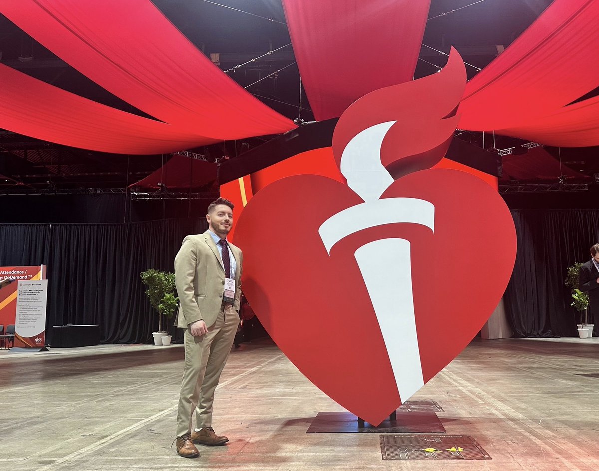 SebastianSantp's tweet photo. It was an honor to represent @MayoClinicCV and showcase the incredible work of my research team at #AHA24. Being part of the @American_Heart centennial celebration was truly an unforgettable experience. Thank you, @AHAScience and @MayoClinic ! Colombians 🇨🇴💪 https://t.co/XxA1pVROx4