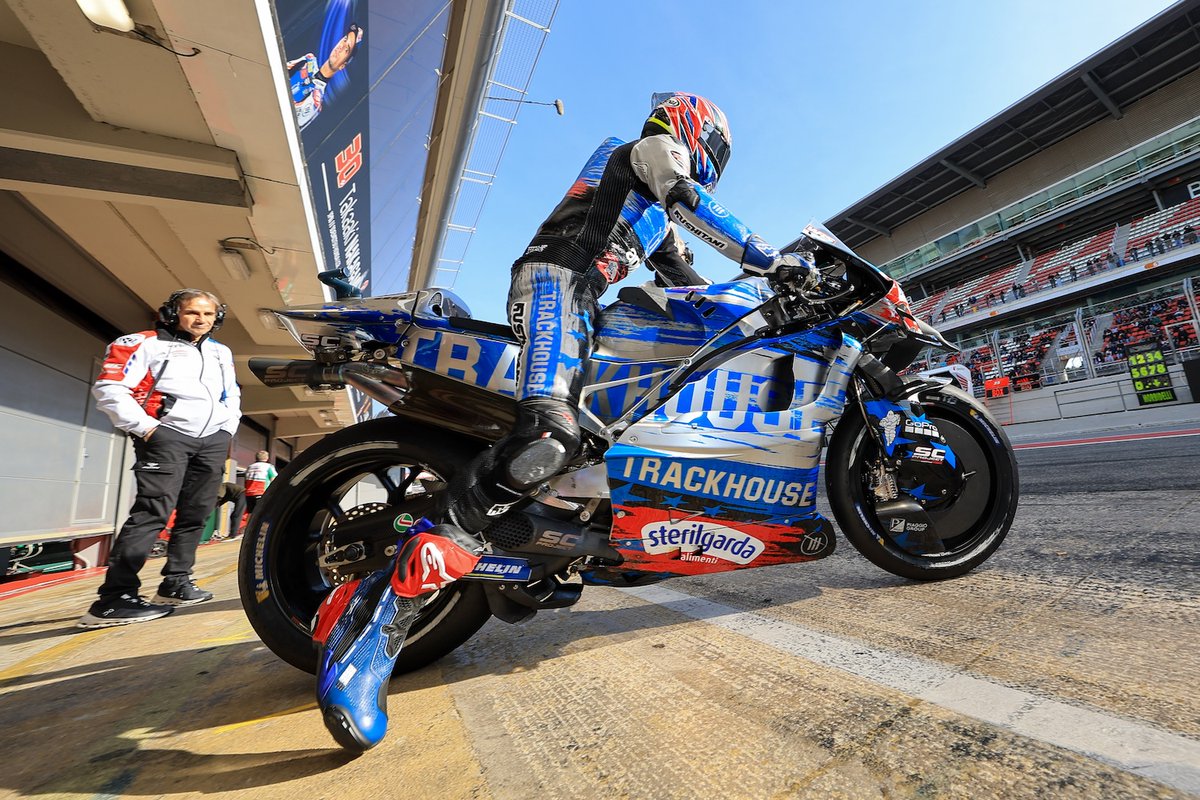 SdgMSOfficial's tweet photo. MotoGP初テストを終えた
小椋藍選手のコメントです

「無事に初テストを終えることができました
乗り始めはMotoGPマシンの加速に驚き
350kmの世界も初めて経験しましたが
驚くほどではありませんでした
テスト前はちょっと緊張しましたが
今日はいろんな経験をし
多くのことを学ぶことができました」 https://t.co/CBrz9k2SiD