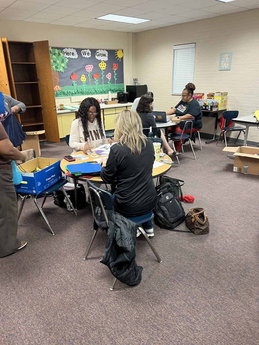 MiddleGaRESA's tweet photo. Great group of special educators (Transition consortium) preparing for the upcoming Transition Resource fair today. Join us for more information about opportunities for students with disabilities after high school. #growingeducators #growingstudents https://t.co/LcYinOubY8