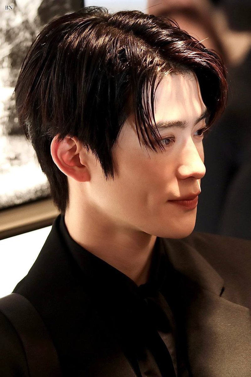 febubery's tweet photo. “ป๊าดูเป็นไง”                            “ดูเหมือนพี่”

“อ้าวก็นี่ป๊า”                              “ก็หล่อเหมือนพี่” https://t.co/Xs44XjL9kY