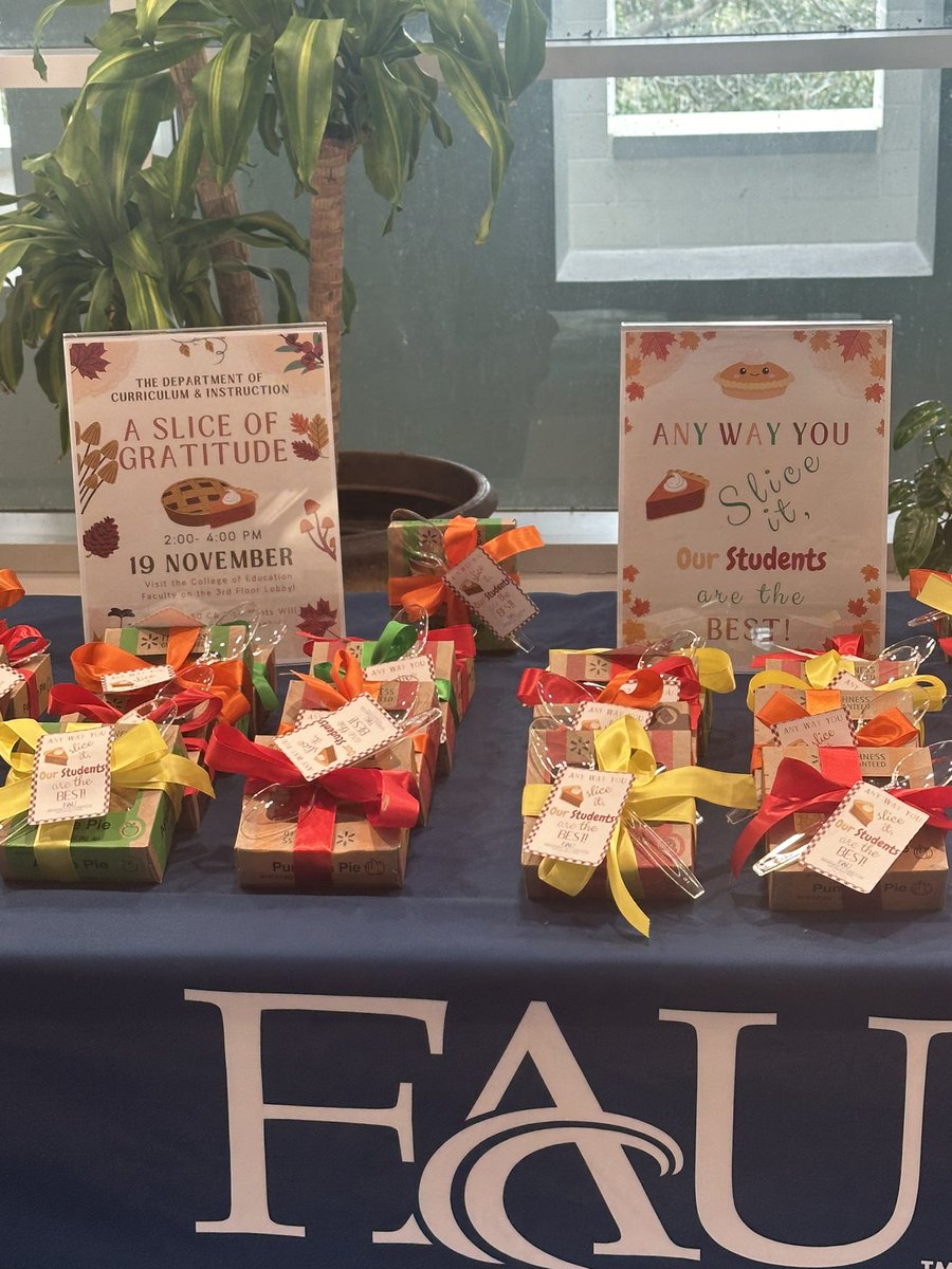 Come grab your pie! College of Education 🥧 #thankful <a href="/faueducation/">FAU College of Education</a>