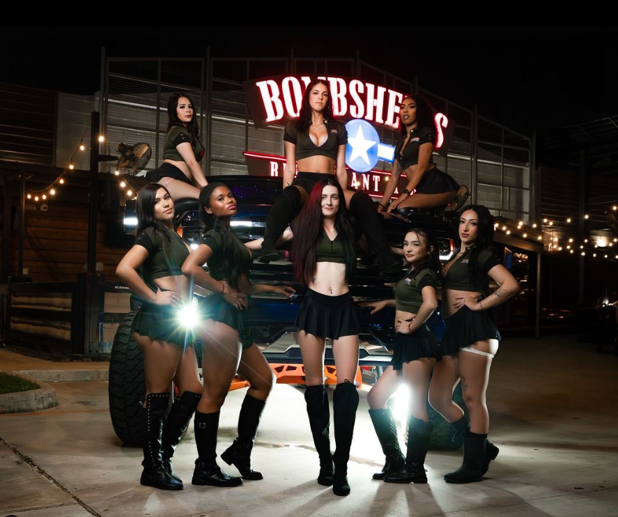 Bombshells_Bar's tweet photo. Thanksgiving at 2 PM! We’re ready to serve up holiday cheer with meals, drinks, and a whole lot of thanks for our incredible fans. See you there! 🥧🎶
#bombshells #openforthanksgiving https://t.co/qc4PVueFH4