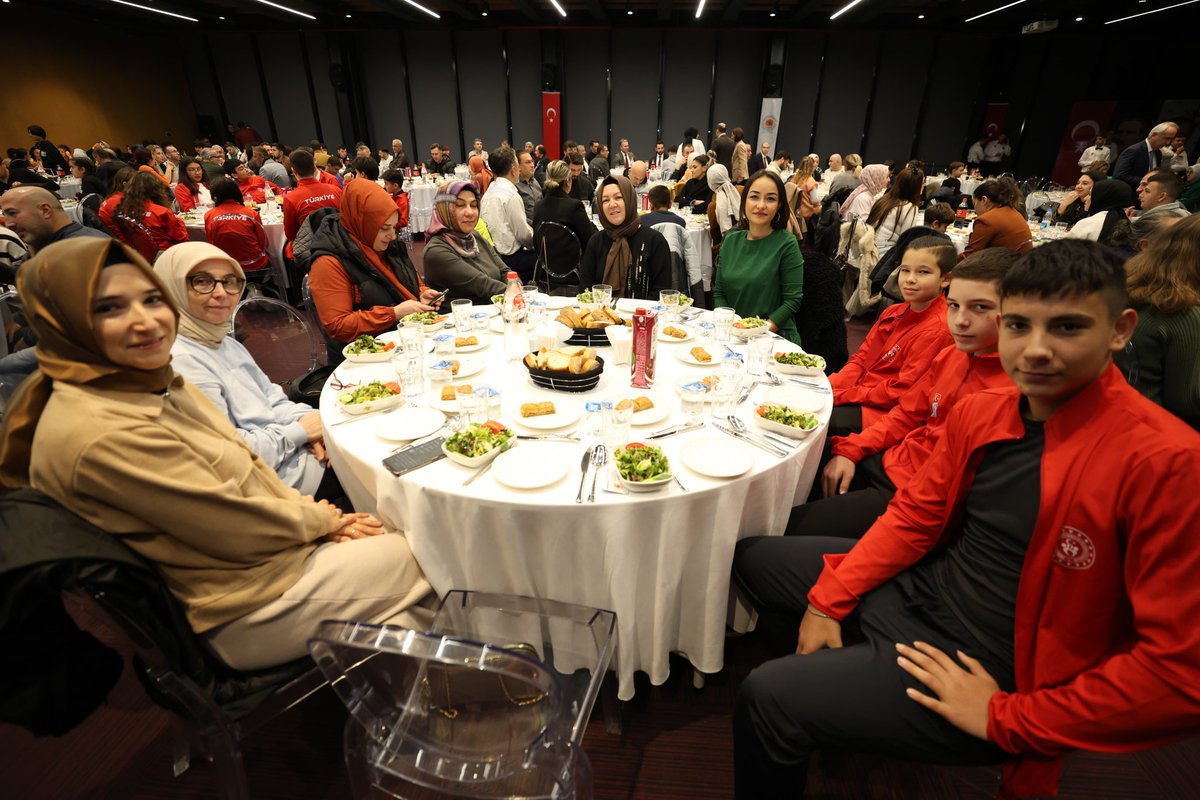 7. Uluslararası #TürkDünyası Bilim ve Kültür Şenliği

📌20-22 Kasım 2024 tarihleri arasında #Samsun İlkadım #Okçuluk Tesisleri’nde gerçekleştirilecek olan 7. Uluslararası Türk Dünyası Bilim ve Kültür Şenliği’nin gala yemeği;

Valimiz Sayın <a href="/orhantavli_/">Orhan Tavlı</a>, Vali/Türk Dünyası Çocuk