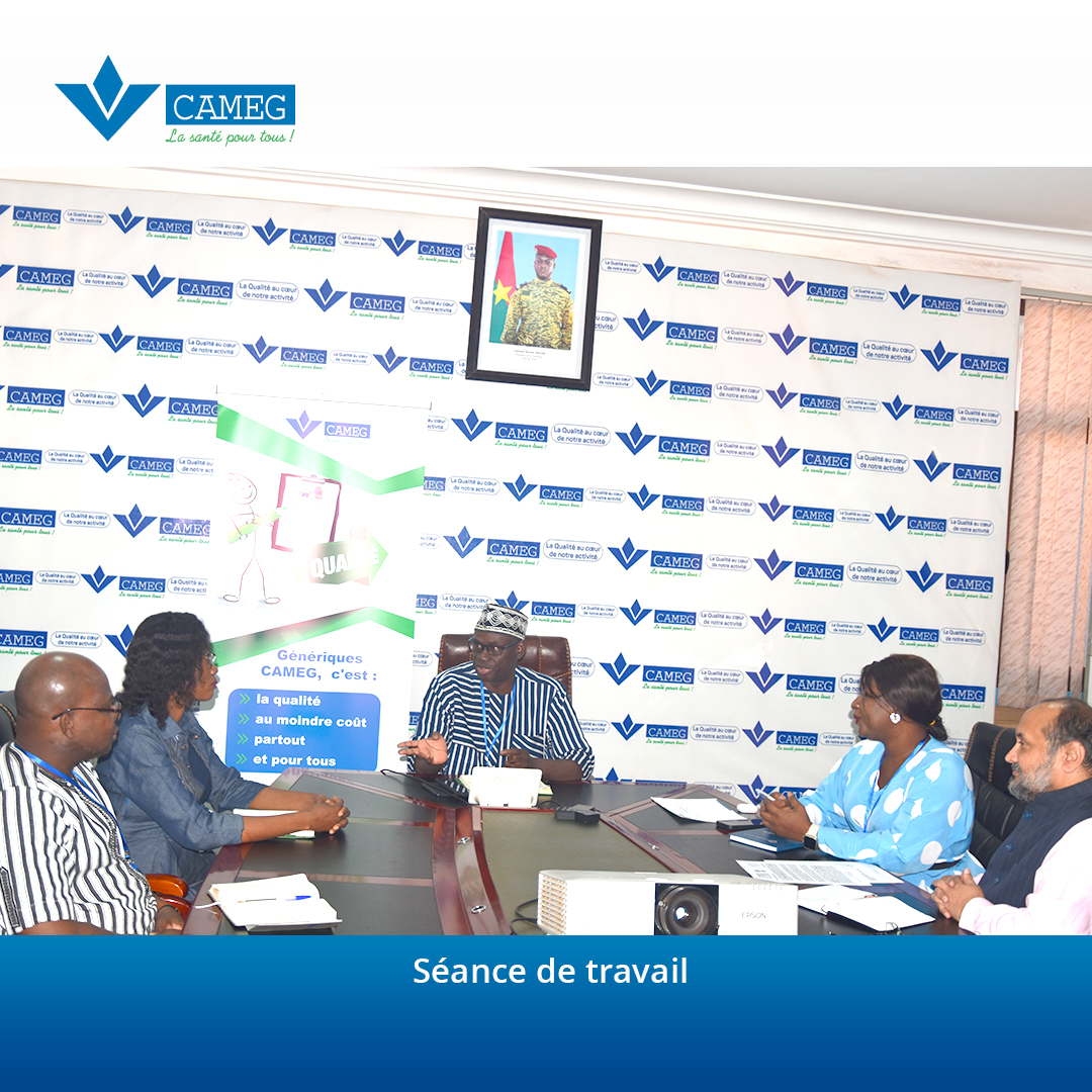 camegbf's tweet photo. Le DG de la CAMEG 𝐄𝐫𝐢𝐜 𝐓𝐎𝐔𝐆𝐎𝐔𝐌𝐀et son équipe ont reçu le chargé de mission de l’Ambassade de l’Inde M Krishna Kumar V K
Objectif : renforcer la coopération pour des produits de santé de qualité.
#Camegbf
#Santé
#generiquesdequalité https://t.co/i6yUIhKD6W