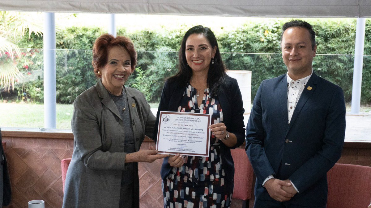 teemichmx's tweet photo. Alma Bahena, Magistrada Presidenta del TEEMICH asistió a la charla mensual de la Barra Michoacana Colegio de Abogados, A.C., y habló sobre, “El quehacer de la materia electoral, retos y perspectivas”, con la invitación de Delia Pérez,  Presidenta de la Asociación Colegiada. https://t.co/q0Y2IZp683