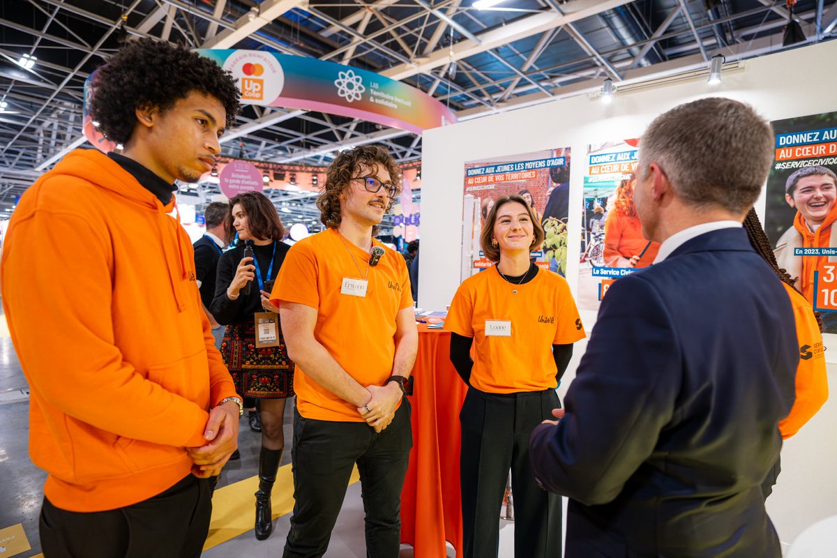 💪🏼 <a href="/salondes_sports/">Salon des Sports et Parasports</a> du <a href="/salondesmaires/">Salon des Maires et des Collectivités</a> au programme de l’après-midi ! 

Aux côtés de nombreux acteurs essentiels de l’écosystème sportif français pour des échanges riches, qui permettent de souligner combien le sport est un levier puissant pour bâtir une société plus solidaire et