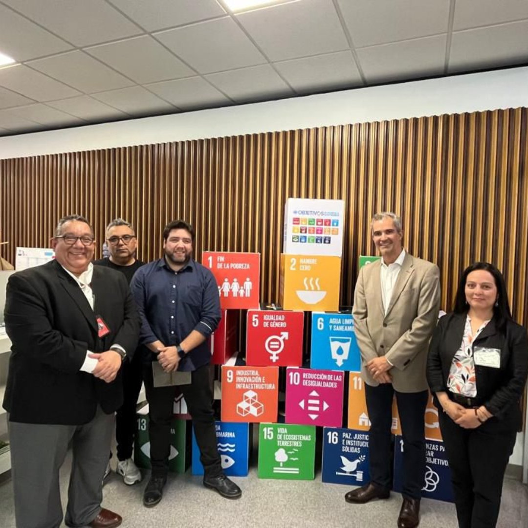 Nos reunimos con la oficina de la Coordinadora Residente de <a href="/ONUChile/">ONU Chile</a> para avanzar en acuerdos que fortalezcan la preparación ante desastres, junto al sistema nacional.

Hoy, reafirmamos nuestro compromiso de poner a la infancia como prioridad en situaciones de emergencia.