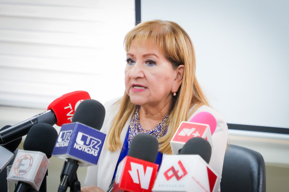 TereGuerraOchoa's tweet photo. En rueda de prensa del GP de Morena, anunciamos la agenda de la semana y a su vez informamos a los medios sobre la próxima visita del gobernador al Congreso del Estado, donde dará continuidad al ejercicio de rendición de cuentas de su Tercer Informe de Gobierno. #MorenaSinaloa https://t.co/ALqcoxyltS