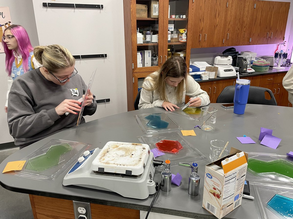 SandersGISA's tweet image. Bioresearch wrapped up Making Biodiesel lab by making Bio-based Plastic using the waste glycerin….can you tell what structure we are going to create as we move into our genetics unit? More pictures to come @GIAcademy @OhioSoybean @grownextgen