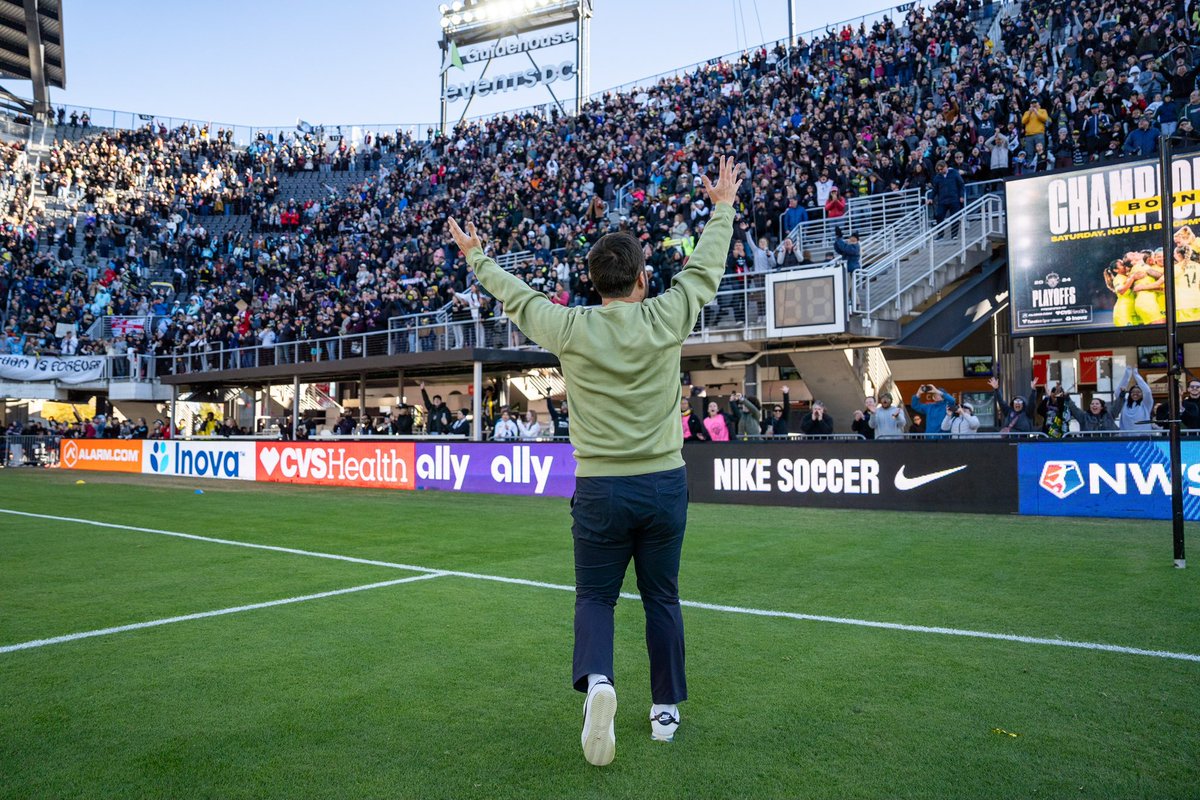 giraldez_jona's tweet photo. Final, here we go! 💪
Thanks to the fans who came to the stadium 🙌 Amazing atmosphere at home!
Now, one more step 🚀 https://t.co/h5rQ5Zr1gj