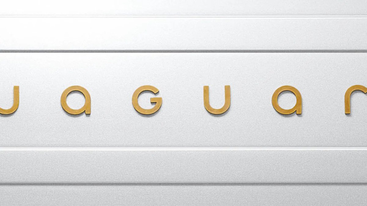 İngiliz otomobil devi Jaguar, 2026’da piyasaya sürülecek elektrikli otomobilleri için yeniden markalaşma sürecine girdiğini duyurdu. Yeni bir logo tasarımı sunan şirket, markanın ikonik jaguar silüetini korurken, bu figürü 16 çubuklu modern bir ızgarada sergiledi. #jaguar #JAGUAR