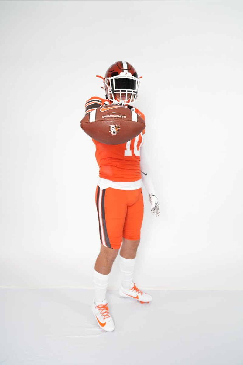 Had a great official visit to Bowling Green this past weekend! Thank you to the coaching staff for the great hospitality! <a href="/BG_Football/">BGSU Football</a> <a href="/CoachLoefflerBG/">Scot Loeffler</a> <a href="/CoachSLawanson/">Sammy Lawanson</a> @CoachCaughman <a href="/CamdenDietz/">Camden  Dietz</a>