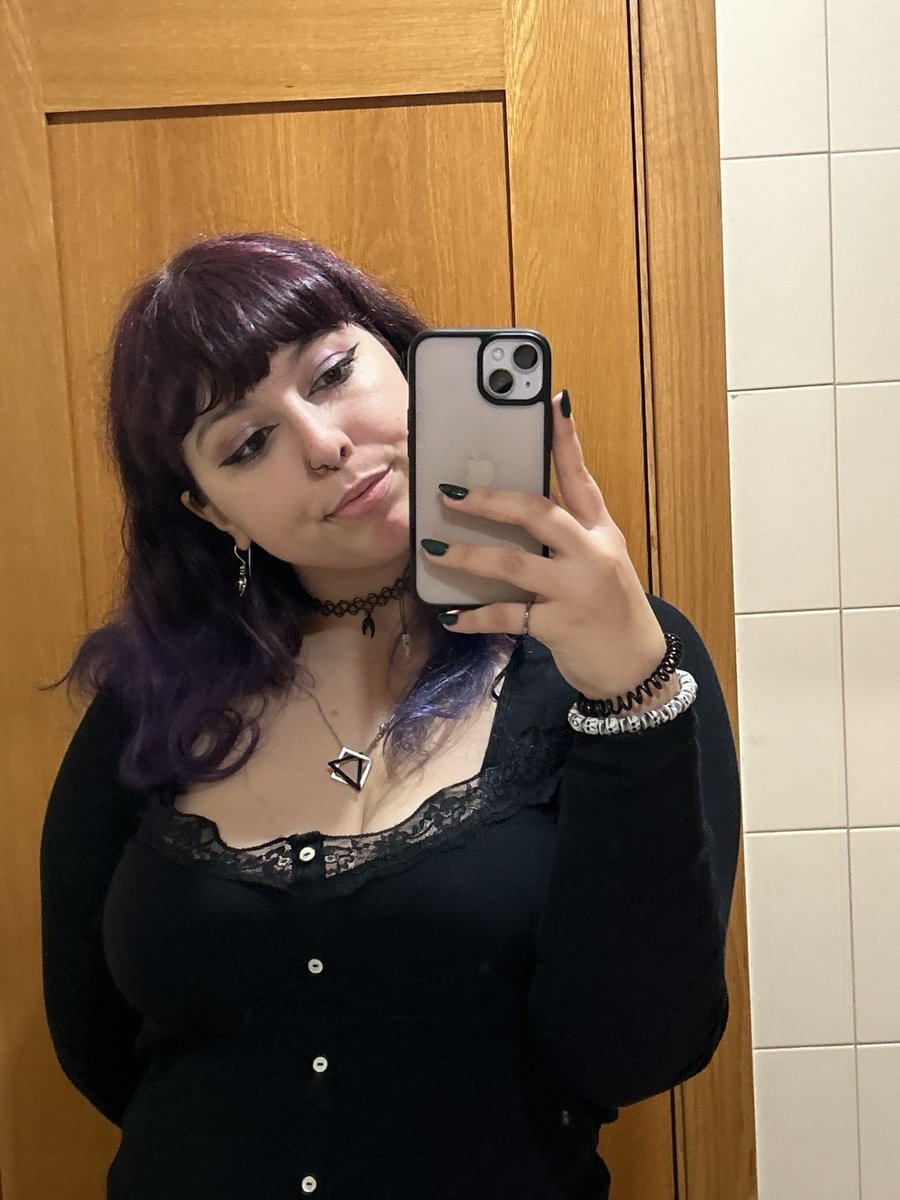 blue moon 🕸 tweet media