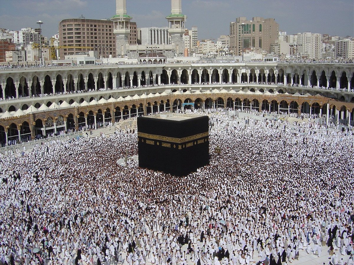 La religion est sacrée et c'est grâce à elle, l'humanité tient l'équilibre, je suis contre les blasphèmes, contre la distorsion des symboles religieux et surtout notre #Kaaba.
Ce qui s'est passé au Riadh est inacceptable.