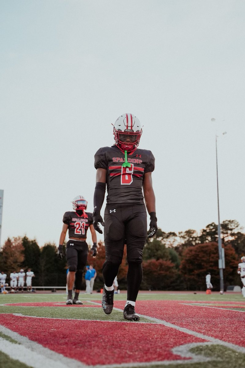 Check out my Junior year full season highlights ‼️‼️
707 rushing yards 
115 receiving yards 
12 total touchdowns 
hudl.com/v/2QtLpY
