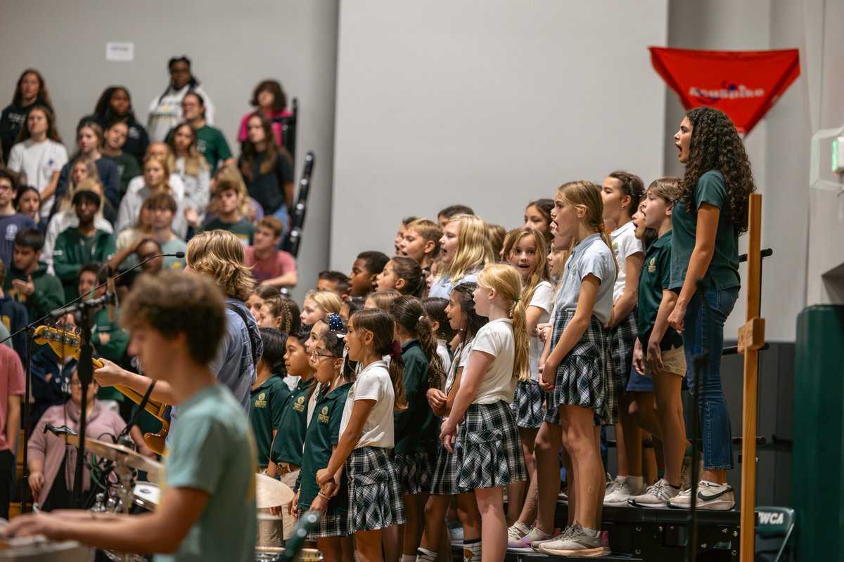 Thanksgiving All School Chapel 💚 💛 💙 ❤️