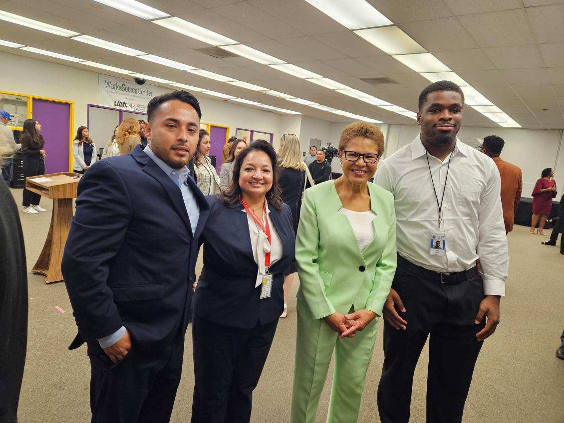 HACLA (@hacla1938) on Twitter photo Proud to celebrate the USCM/Comcast Digital Equity Award with <a href="/MayorOfLA/">Mayor Karen Bass</a> launching CareerConnect + HACLA Digital Ambassadors! This initiative empowers formerly unhoused residents with digital access and skills, rotating weekly across housing sites to provide tailored support.👏🏽👏🏽 Proud to celebrate the USCM/Comcast Digital Equity Award with <a href="/MayorOfLA/">Mayor Karen Bass</a> launching CareerConnect + HACLA Digital Ambassadors! This initiative empowers formerly unhoused residents with digital access and skills, rotating weekly across housing sites to provide tailored support.👏🏽👏🏽