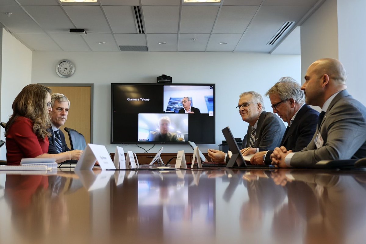 cafreeland's tweet photo. L'aluminium est essentiel à l'économie du Canada et du Québec. Ajd, j'ai rencontré des dirigeants du secteur pour discuter de leur rôle dans la création d’emplois au Canada et aux États-Unis.

Alors que la demande d'aluminium augmente, le Canada est prêt à être un bon partenaire. https://t.co/Z5UsqG8hU4