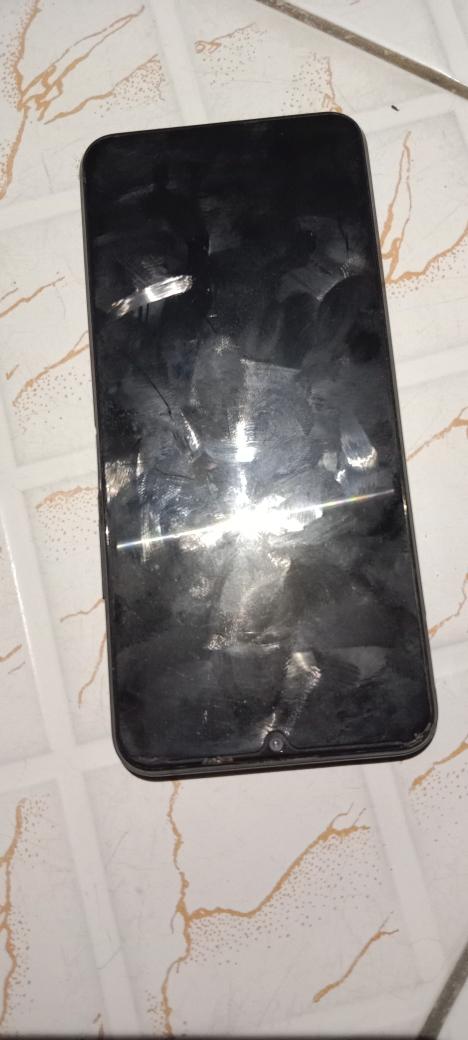 cryptoamazon_'s tweet photo. @0xweb3bond Sir Jeri @0xweb3bond, please help me, my phone screen got damaged this evening, and  I told the screen would cost 20,000 naira. I'm currently logged in on someone else's phone. Attached is the picture of the phone. Thank you Sir https://t.co/F1mazoLzra