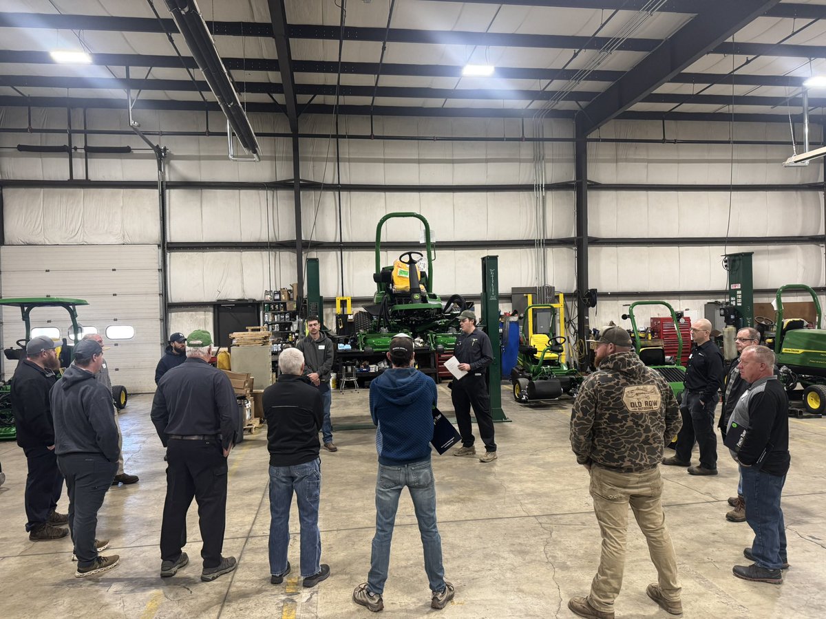 FinchTurf's tweet photo. ✅Wrapping up an awesome day at our New Milford, CT #ServiceWorkshop!
✴️Great seeing so many familiar faces, and meeting many new ones! 🚜🛠️#neverstoplearning #staysharp
➡️Next up, Avon, MA later this week! 💪🏼 https://t.co/1lXyeRFAuW