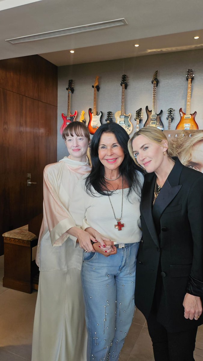 MariaConchita_A's tweet photo. A wonderful intense movie not to miss, "LEE", here with #KateWinslet and #AndreaWisebpugh.
UNA excelente pelicula que no pueden dejar de ver, "LEE". https://t.co/GdvfMnxAM0