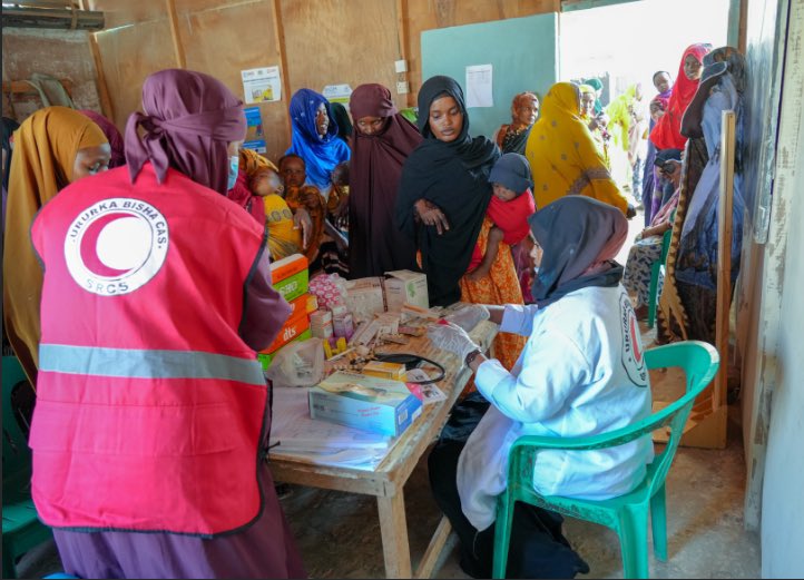 From providing life-saving vaccines, nutrition care, and maternal/child healthcare, the Somali Red Crescent Society (SRCS) mobile clinics are bringing hope to displaced communities in Wadajir Internally displaced persons (IDP) camp, Boosaso, Bari region.

The SRCS mobile clinic