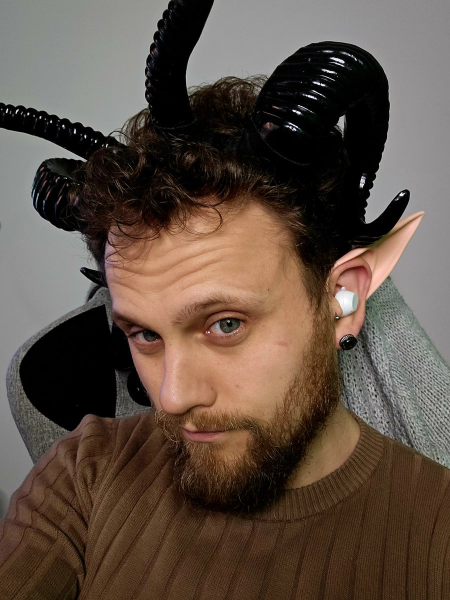 🍊 [Act 3, tactician] Pulling the legs off the clankers &amp; facing the horrid Iron Throne shenanigans 🍊 @chronicallyclementyne
twitch.tv/chronicallycle…

#chaos #baldursgate3 #baldursgate #cosplay #selfie #twitch #gaming #streaming #charity #multipleslerosis