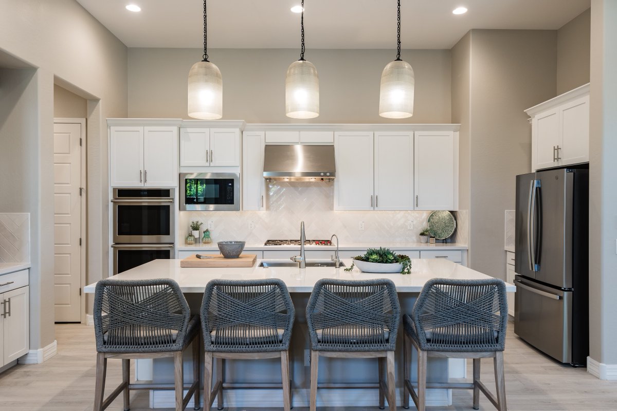 modascapes's tweet image. One of the best parts of being a designer? Decorating! 🎨✨ After all the planning and fixture selections, bringing spaces to life with final touches is pure joy. Who else loves this creative process? Let’s make your vision a reality together! 💖

 #InteriorDesign #DesignJoy