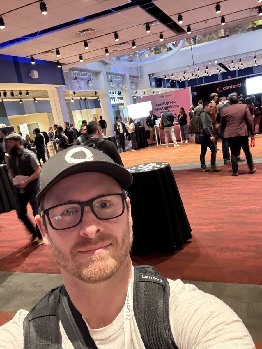 redman's tweet image. About to hit the stage. Wish me luck 🍀 #ReactSummitUS