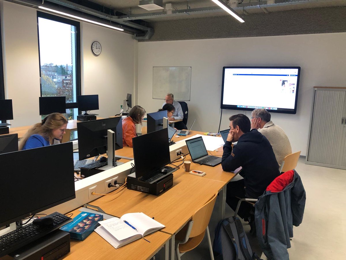 MediaSyntax's tweet photo. Vandaag aanwezig op de Labdag 2024 met een stand en twee keer een workshop gegeven over onze online leeromgeving. Inspirerende en zeer goed georganiseerde dag met zo'n 250 docenten en teamleiders mbo laboratoriumonderwijs. Organisatie bedankt! https://t.co/F9TuI4Wf3n