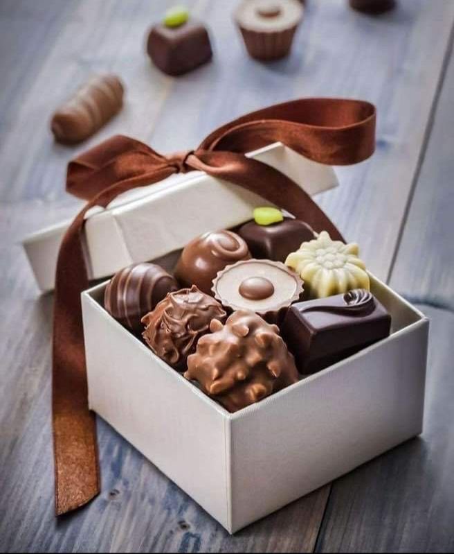 CaldeiraoCafe's tweet photo. ᅟ
                    𝙲𝙰𝙻𝙳𝙴𝙸𝚁𝙰̃𝙾 𝙵𝚄𝚁𝙰𝙳𝙾
                    ▔▔▔▔▔▔▔▔▔▔▔▔
ᅟᅟ❀  · 𝐏edıdo: Especial do Dia + girassóis 

ᅟᅟ𝄪 𝐃e: 🌙 
ᅟᅟ𝄪 𝐏αrα: @sravassallo 

ᅟᅟ💌  : Oi espero que seu dia melhore! Qualquer coisa estou aqui tá? 💘 https://t.co/dJS1tomZeS