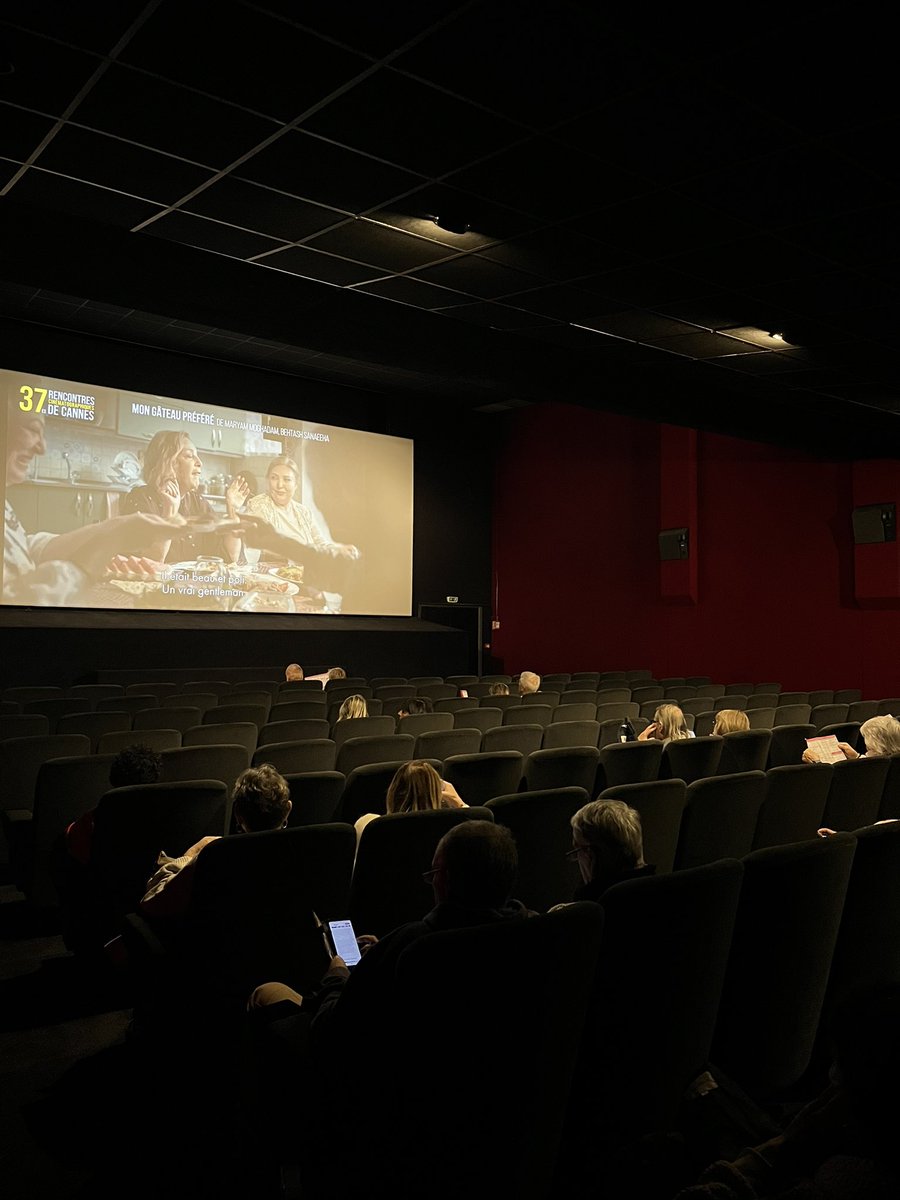 tiphb5's tweet photo. 📽️ En ce deuxième jour de la 37e édition des Rencontres cinématographiques de Cannes, la soirée se termine au cinéma @arcadescannes par la projection de « Hiver à Sokcho » à 21h15. 

La salle commence à se remplir ! 

#RCC2024 @Cannes_Cinema @villecannes https://t.co/AOpv6X0w11
