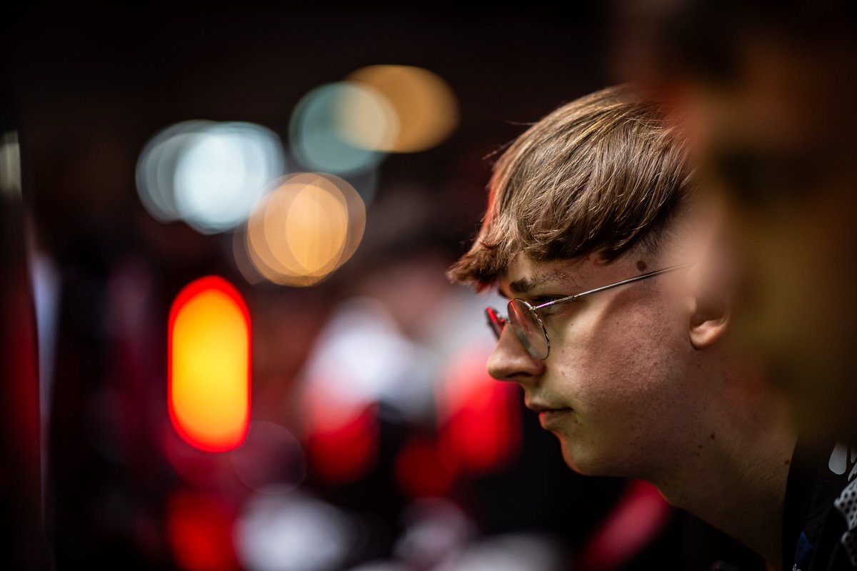 vbl_official's tweet image. Sauber 🧼

Durch eine Top-Leistung von @Diviners_ schafft es der SC Paderborn, sich einen Punkt gegen den Tabellenführer Borussia Dortmund zu sichern 🤝

#VBLCC #WOWVBL #VirtualBundesliga