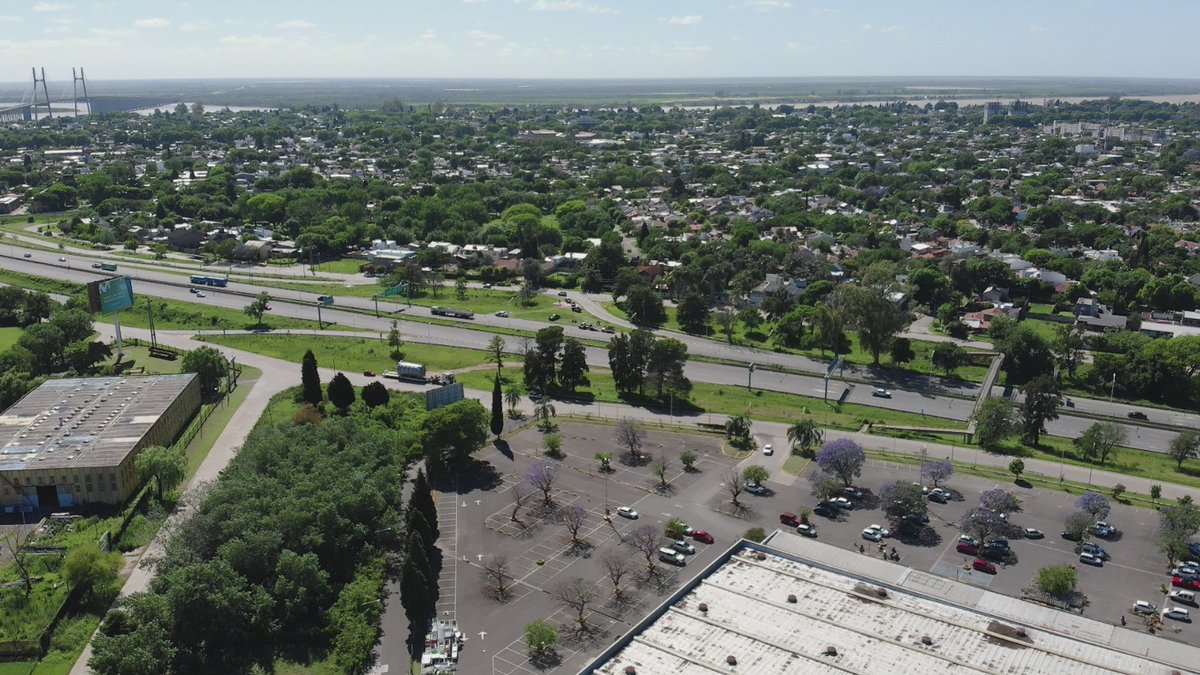 RedSegVial's tweet photo. ✅️ Controlamos Av. Circunvalación de #Rosario con drones 👇
La #PSV realizó un operativo de control en #RNA008 utilizando tecnología de drones para detectar y separar de la vía a conductores en infracción y que representen un riesgo para la circulación. 👇1/2 https://t.co/KJLU76Bd4m