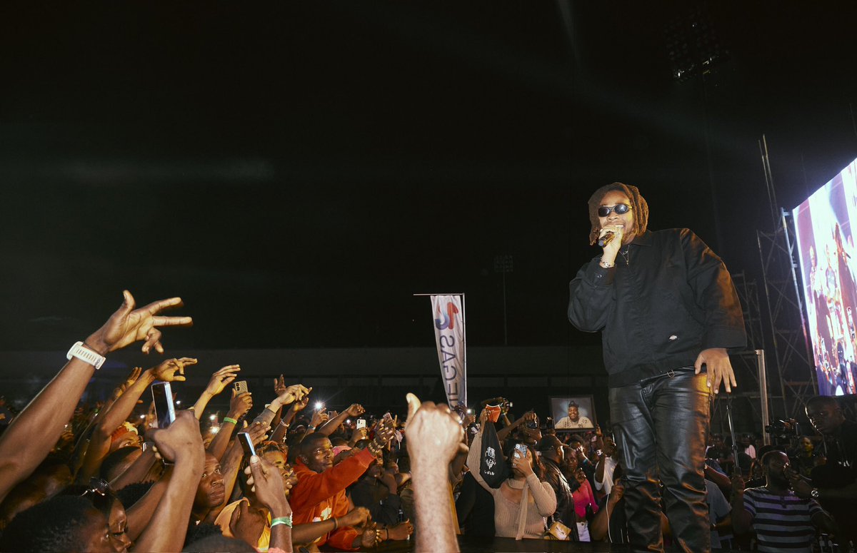 funfestng's tweet photo. Buju brought all the vibes to the #FunFest23 stage! Get ready for an amazing experience this year! https://t.co/1bAbaQfGjA