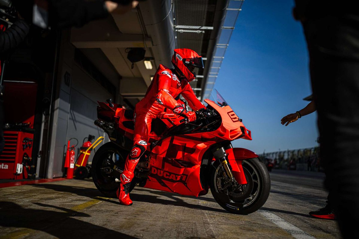 Two days after the 2024 MotoGP World Championship ended, the Ducati Lenovo Team was back on track at the Circuit de Barcelona-Catalunya (Spain) for the first official test in preparation for the 2025 season.
insidemotorcycles.com/marc-marquez-c…