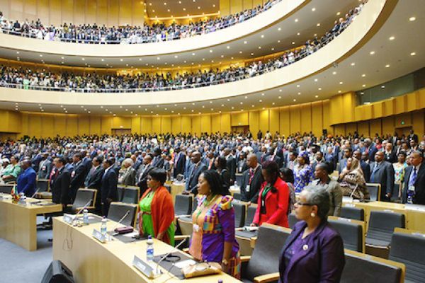 WeAreTechAfrica's tweet photo. 📊 Top 5 des Parlements africains en gouvernance numérique (Rapport)

Il classe l'Afrique du Sud et le Zimbabwe (8/10) en tête, suivis du Maroc, Maurice et du Sénat du Burundi (7/10).

Malgré ces avancées, 50 % des Parlements subsahariens restent parmi les moins performants. 🌐💻 https://t.co/9vdvVwnBF2